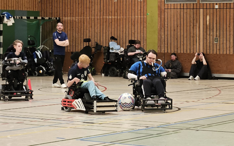 Wolves bleiben Tabellenführer